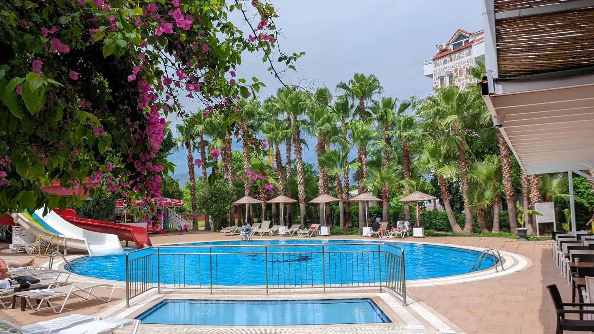 Uk Hotel Kiris أنطاليا