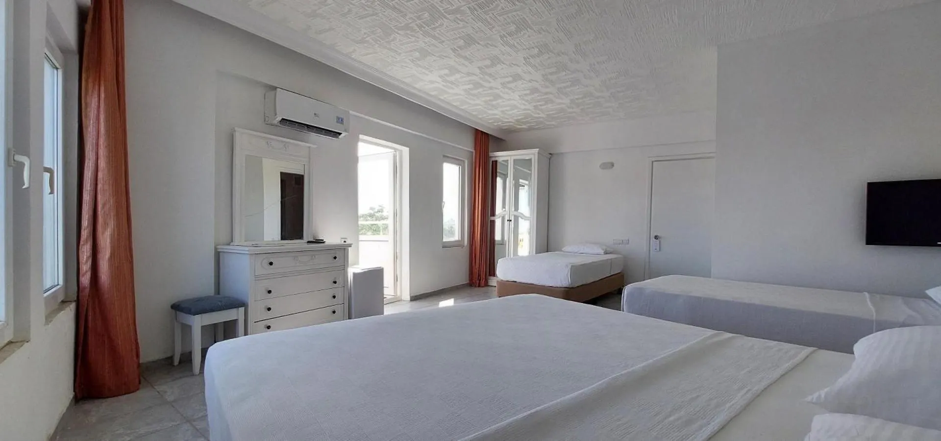 Uk Hotel Kiris أنطاليا